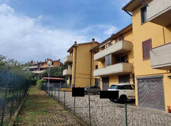 Appartamento con doppi terrazzi e garage a Barberino di Mugello