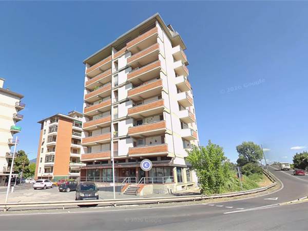 Appartamento con doppi terrazzi a Campi Bisenzio